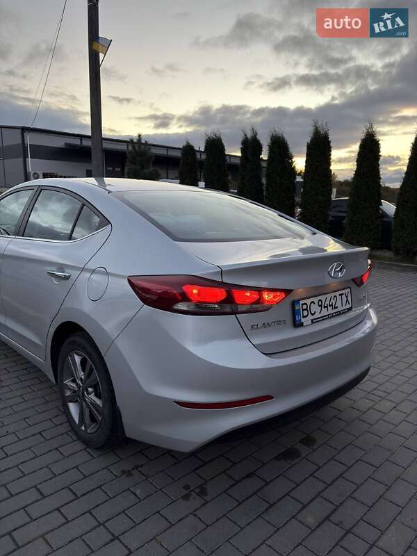 Седан Hyundai Elantra 2018 в Львове