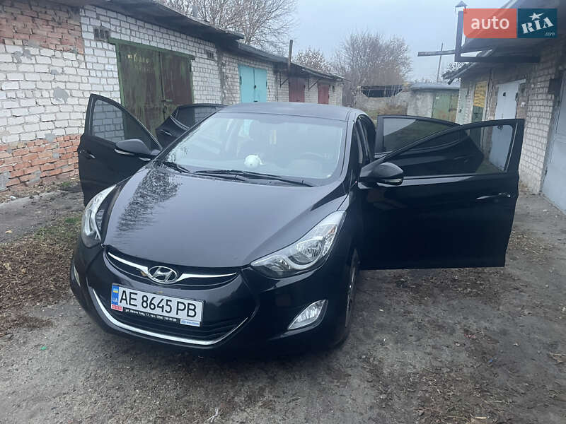 Седан Hyundai Elantra 2013 в Павлограде
