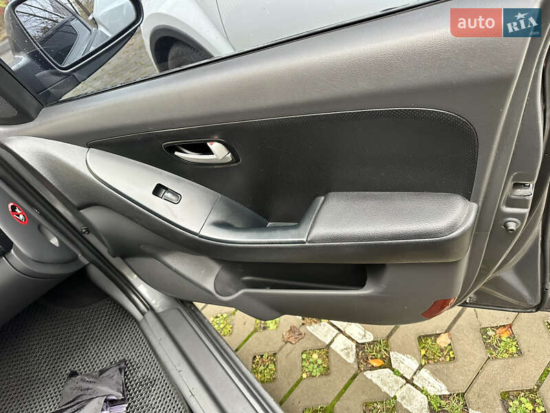 Седан Hyundai Elantra 2008 в Киеве