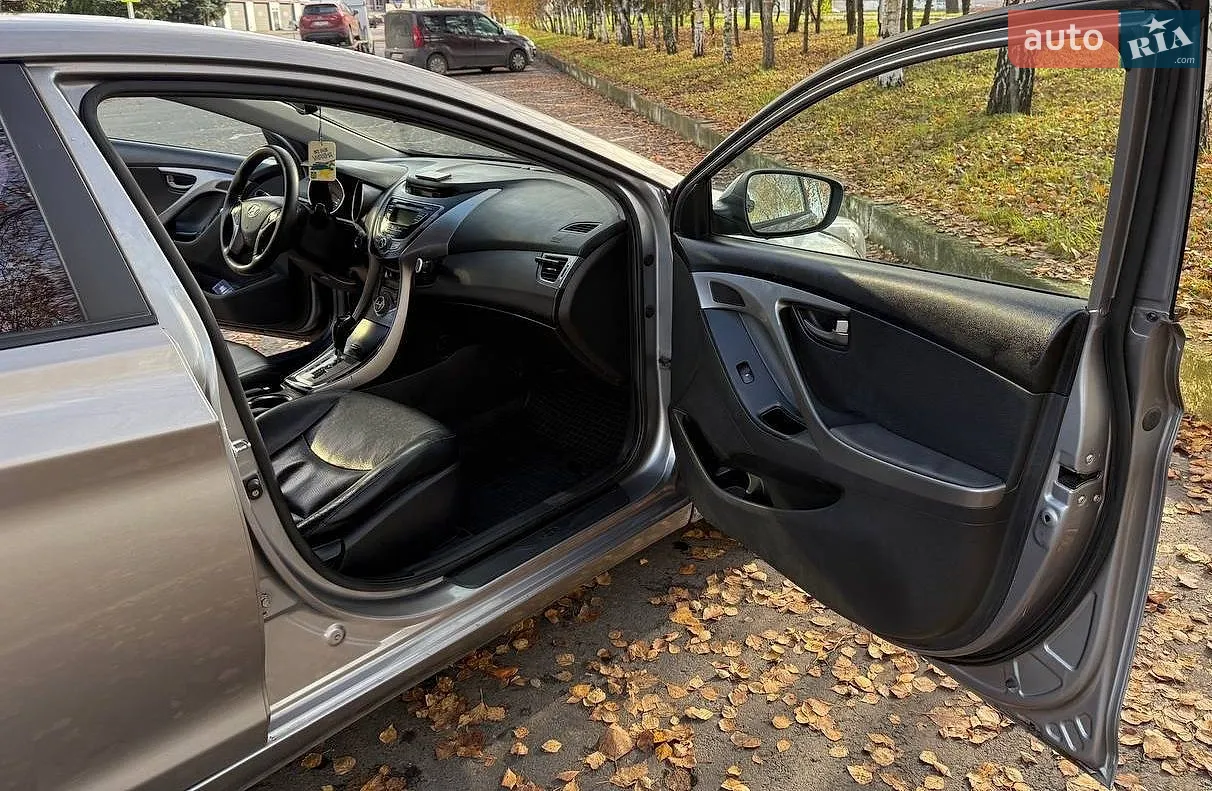 2012 Hyundai Elantra - мініатюра 18