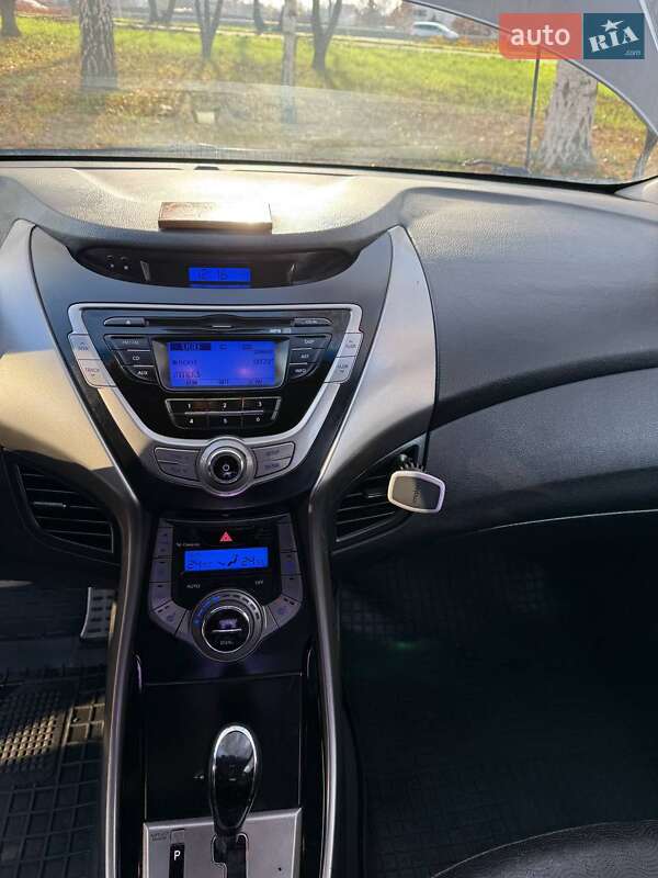 Седан Hyundai Elantra 2012 в Киеве фото 16 Седан Hyundai Elantra 2012 в Киеве