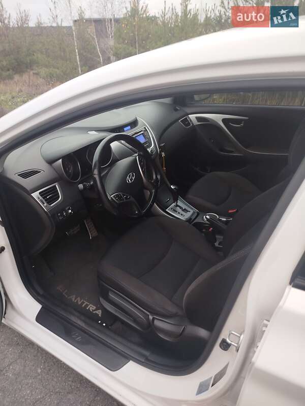 Седан Hyundai Elantra 2013 в Иванкове