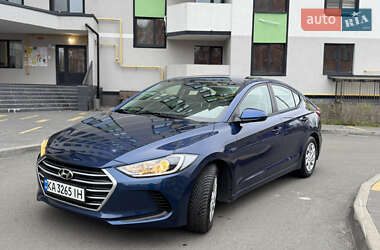 Седан Hyundai Elantra 2018 в Киеве