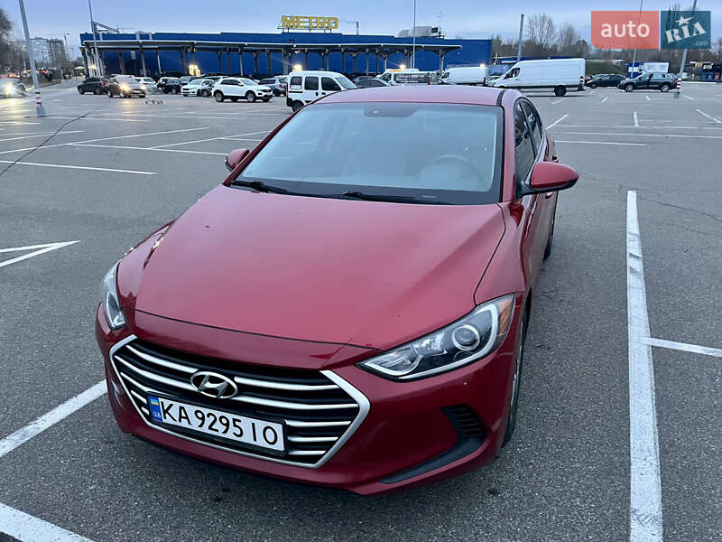 Седан Hyundai Elantra 2016 в Києві