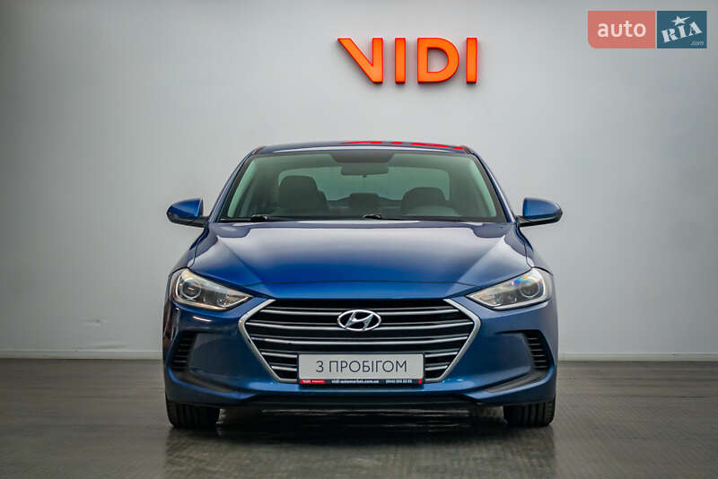 Седан Hyundai Elantra 2016 в Киеве