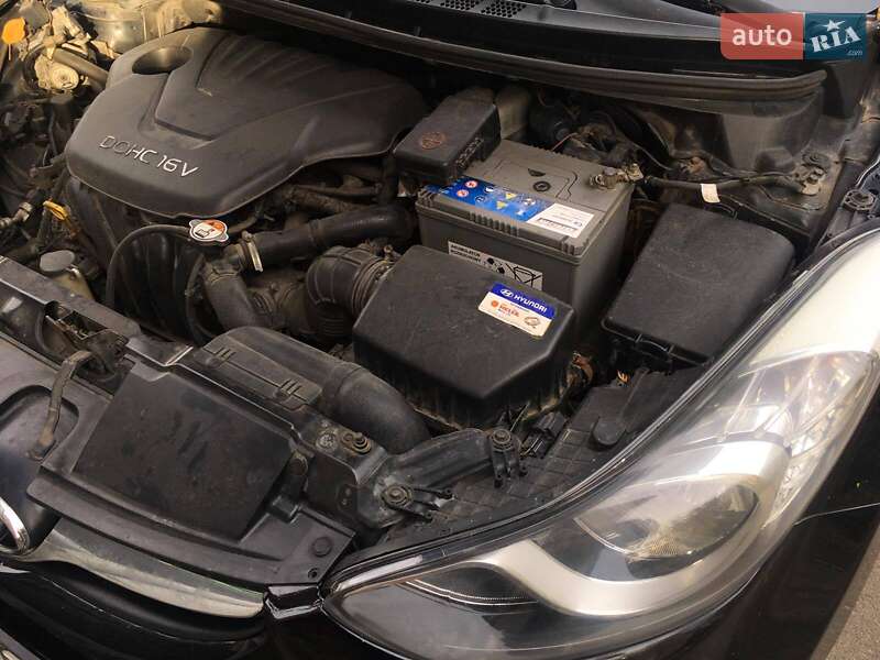 Седан Hyundai Elantra 2013 в Киеве фото 11 Седан Hyundai Elantra 2013 в Киеве