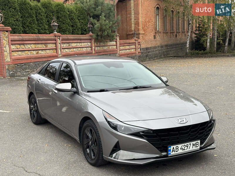 Седан Hyundai Elantra 2021 в Гнівані