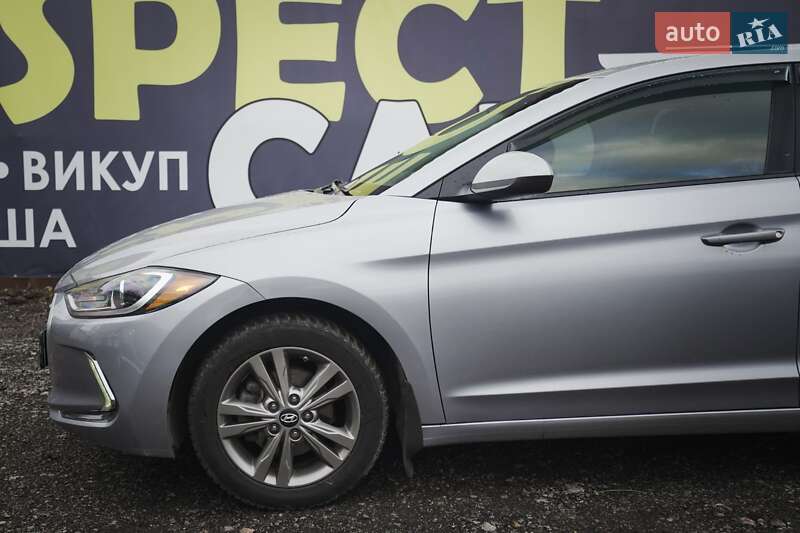 Седан Hyundai Elantra 2016 в Харкові