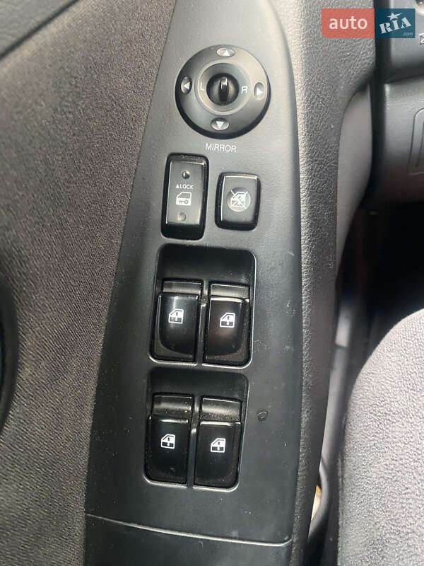 Седан Hyundai Elantra 2008 в Львове