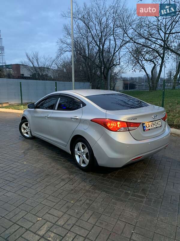 Седан Hyundai Elantra 2013 в Киеве фото 3 Седан Hyundai Elantra 2013 в Киеве