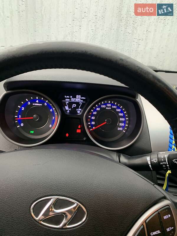 Седан Hyundai Elantra 2013 в Киеве фото 6 Седан Hyundai Elantra 2013 в Киеве