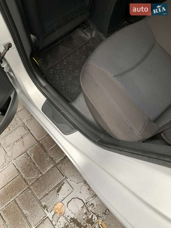 Седан Hyundai Elantra 2013 в Киеве фото 14 Седан Hyundai Elantra 2013 в Киеве