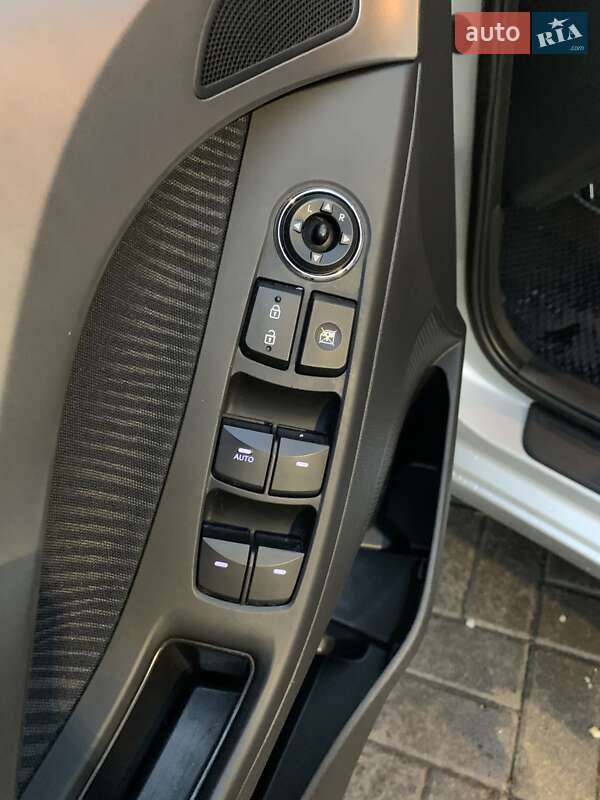 Седан Hyundai Elantra 2013 в Киеве фото 16 Седан Hyundai Elantra 2013 в Киеве