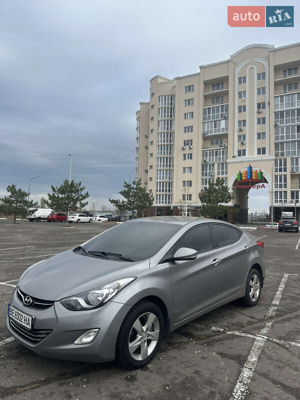 Седан Hyundai Elantra 2011 в Николаеве