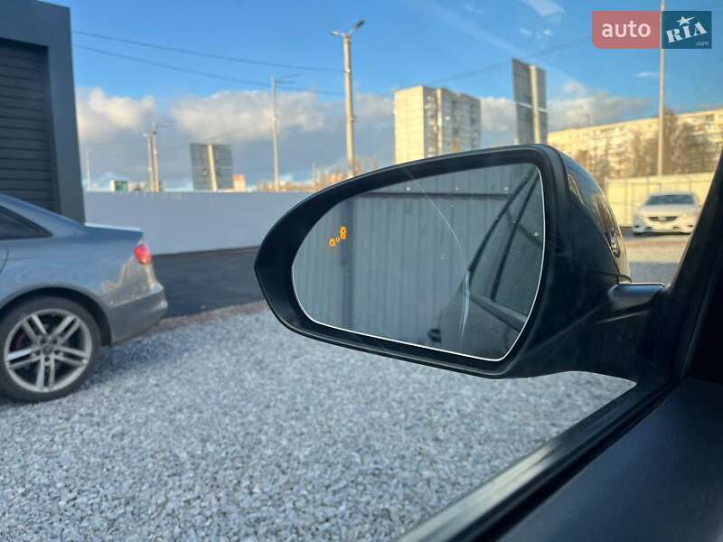 Седан Hyundai Elantra 2017 в Киеве