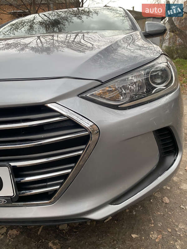 Седан Hyundai Elantra 2016 в Виннице