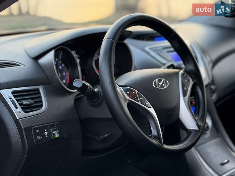 Седан Hyundai Elantra 2012 в Киеве фото 14 Седан Hyundai Elantra 2012 в Киеве
