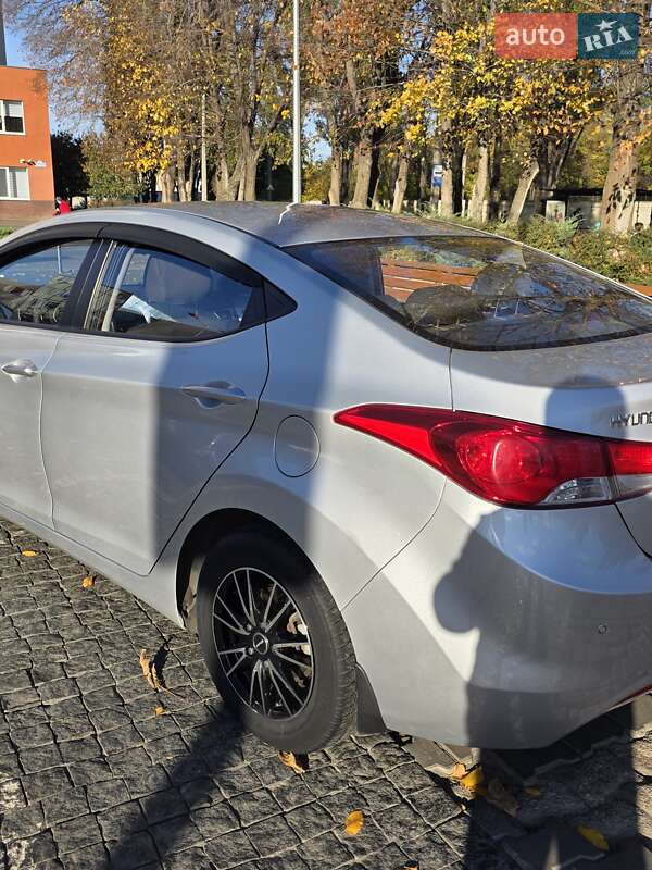 Седан Hyundai Elantra 2013 в Одессе
