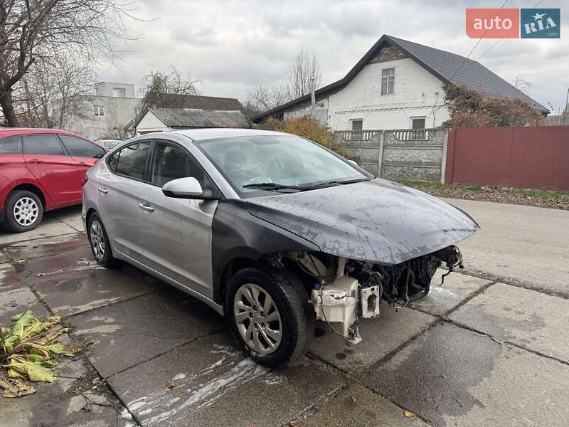 Hyundai Elantra 2016