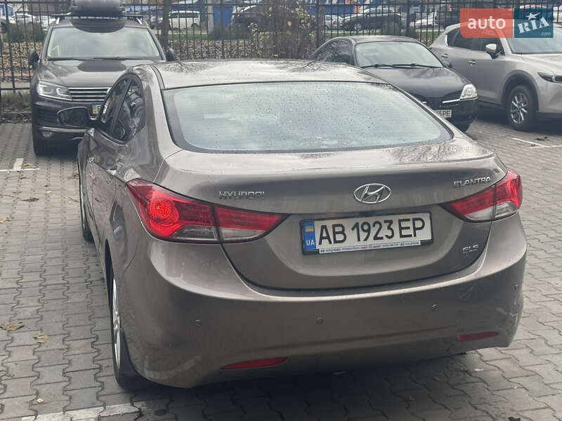 Седан Hyundai Elantra 2012 в Броварах