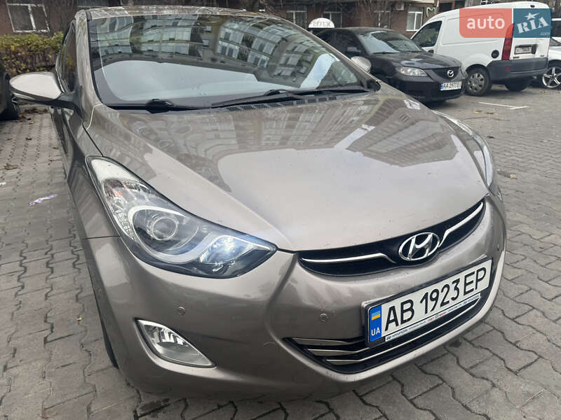 Седан Hyundai Elantra 2012 в Броварах