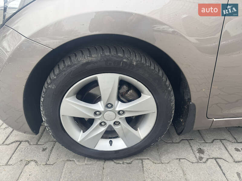 Седан Hyundai Elantra 2012 в Броварах