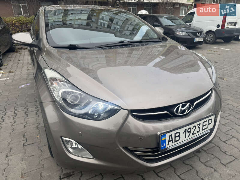 Седан Hyundai Elantra 2012 в Броварах