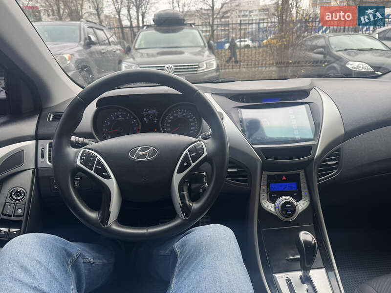 Седан Hyundai Elantra 2012 в Броварах