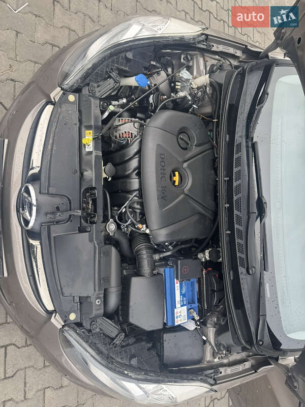 Седан Hyundai Elantra 2012 в Броварах