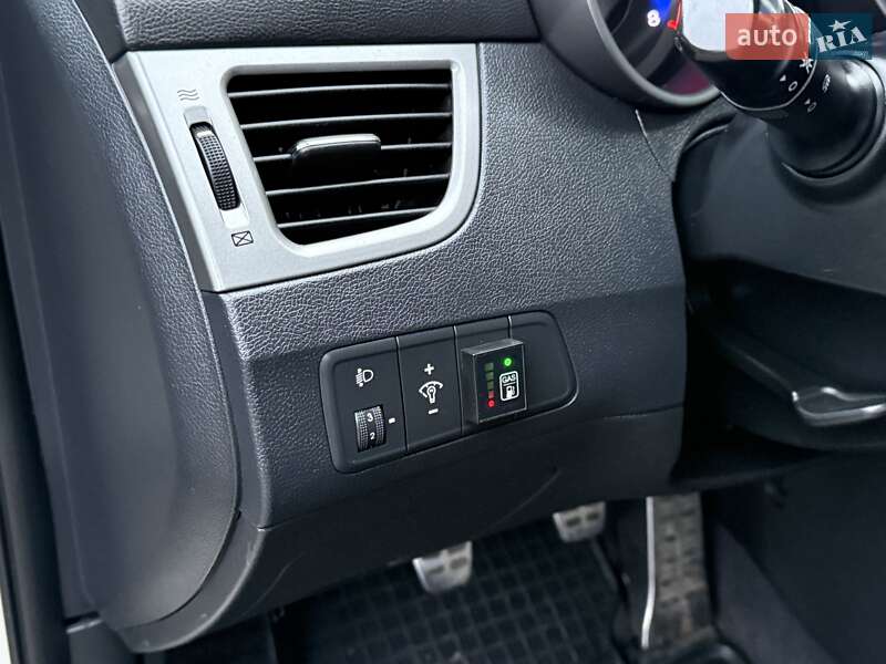 Седан Hyundai Elantra 2011 в Днепре