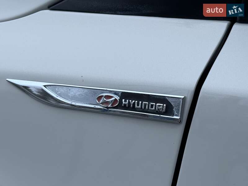 Седан Hyundai Elantra 2011 в Днепре