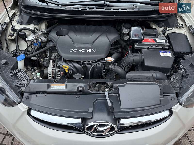 Седан Hyundai Elantra 2011 в Днепре