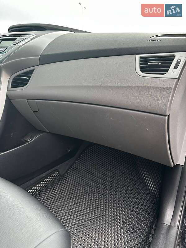 Седан Hyundai Elantra 2011 в Києві фото 22 Седан Hyundai Elantra 2011 в Києві