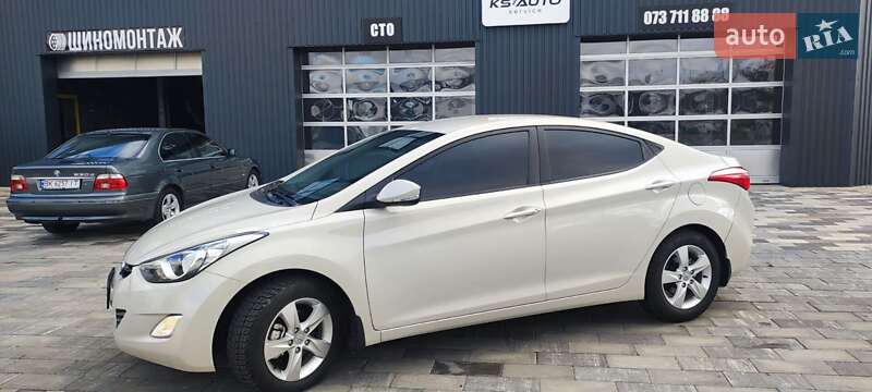 Седан Hyundai Elantra 2012 в Киеве фото 2 Седан Hyundai Elantra 2012 в Киеве