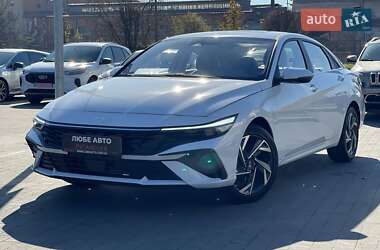 Седан Hyundai Elantra 2025 в Львове