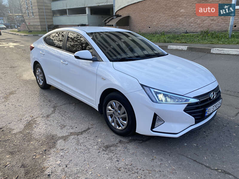 Седан Hyundai Elantra 2019 в Киеве