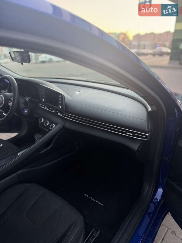 Седан Hyundai Elantra 2022 в Киеве