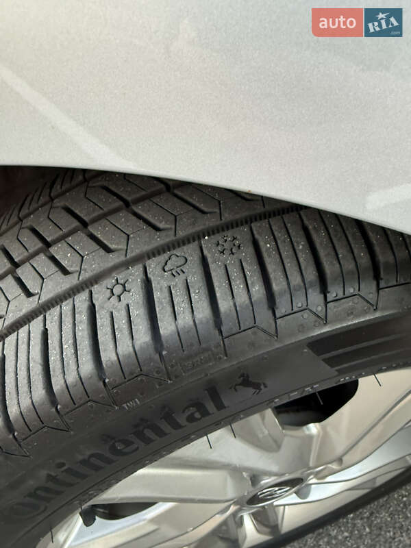 Седан Hyundai Elantra 2019 в Киеве