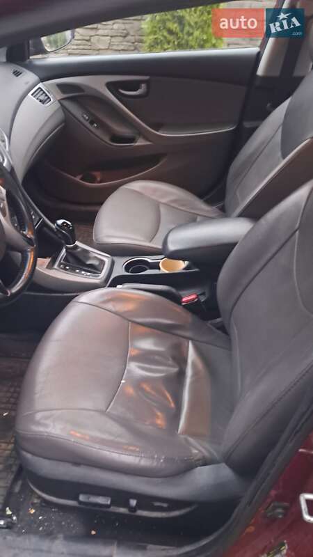 Седан Hyundai Elantra 2013 в Днепре