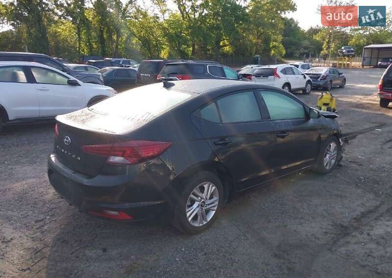 Седан Hyundai Elantra 2018 в Киеве