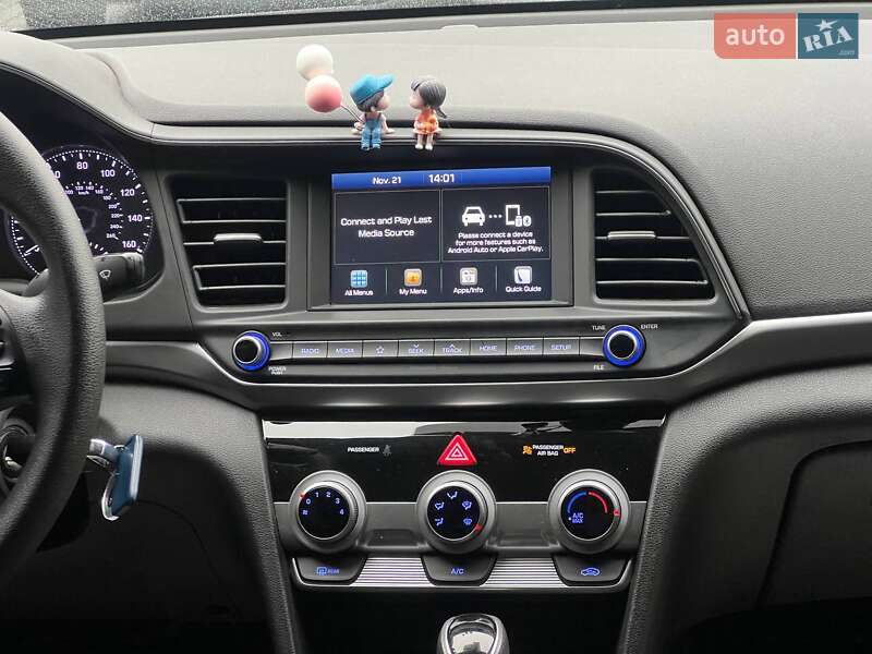 Седан Hyundai Elantra 2019 в Ивано-Франковске