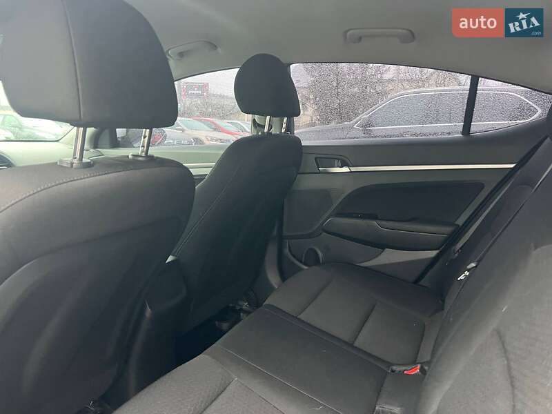 Седан Hyundai Elantra 2019 в Ивано-Франковске