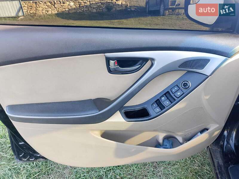 Седан Hyundai Elantra 2014 в Великой Александровке