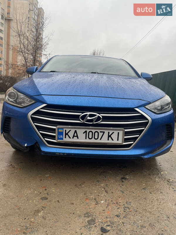 Седан Hyundai Elantra 2016 в Киеве