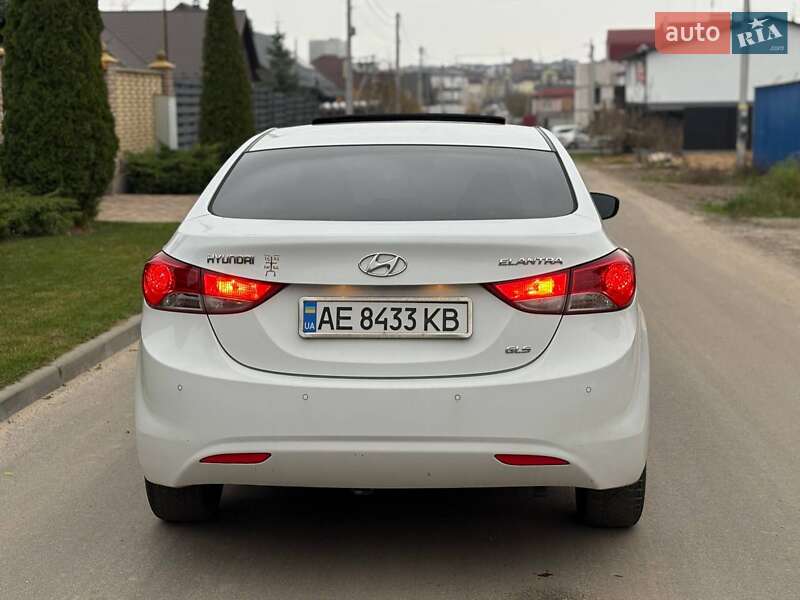 Седан Hyundai Elantra 2011 в Киеве
