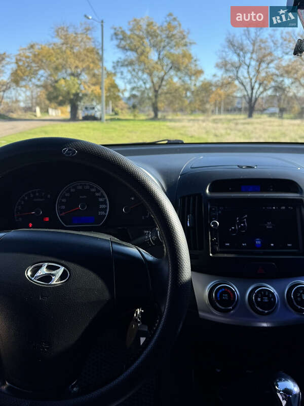 Седан Hyundai Elantra 2011 в Николаеве