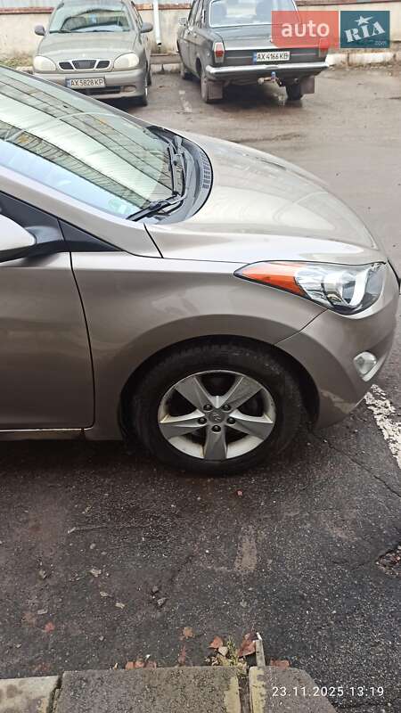 Седан Hyundai Elantra 2012 в Харькове фото 3 Седан Hyundai Elantra 2012 в Харькове
