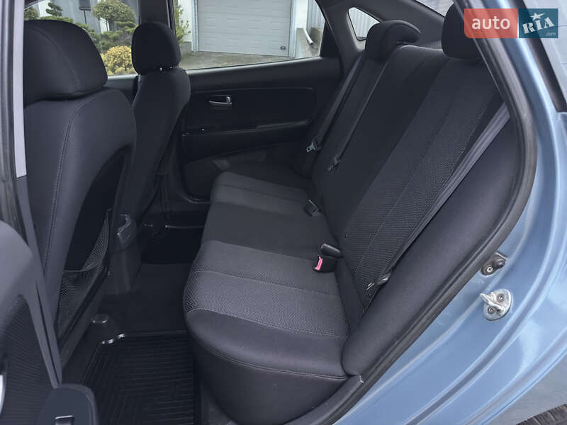 Седан Hyundai Elantra 2009 в Днепре