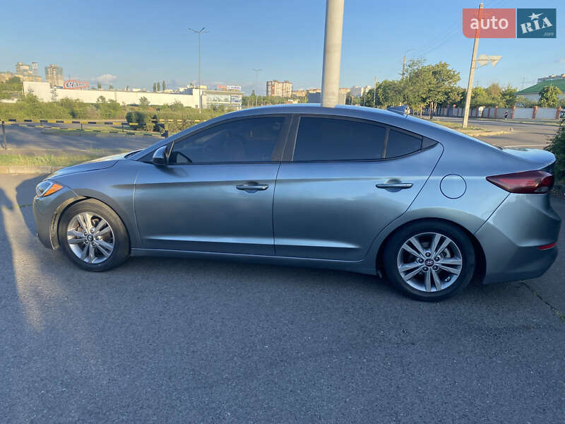 Седан Hyundai Elantra 2018 в Кривом Роге