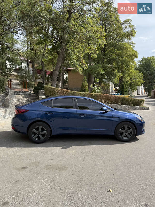 Седан Hyundai Elantra 2019 в Кропивницком